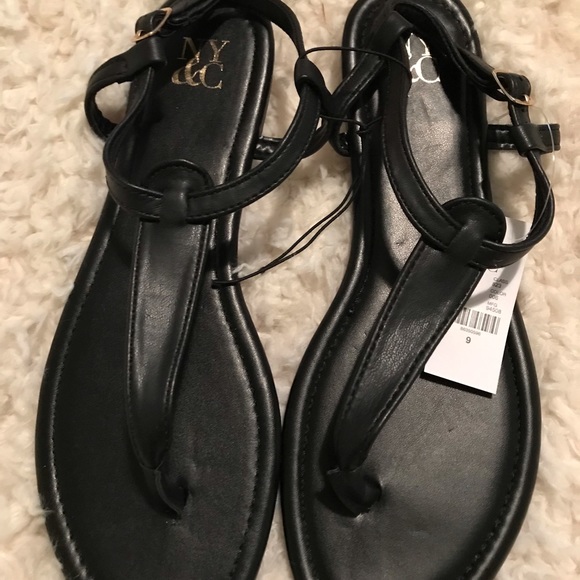 Sandals - Picture 2 of 3